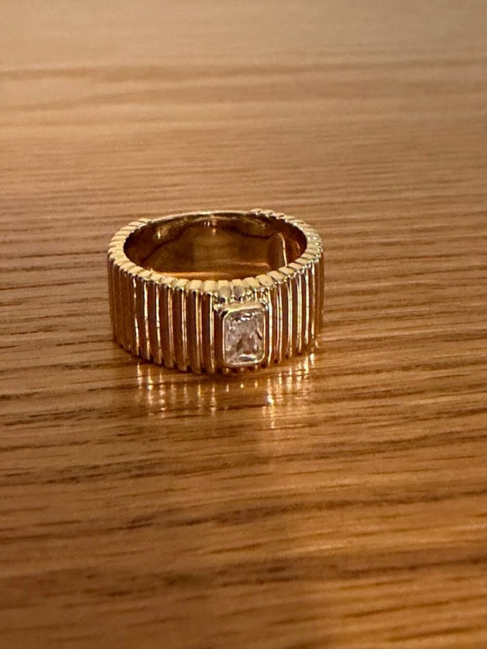 NWOT Gold Tone Ring Wide Ribbed Band & Bezel-set Rectangular Stone - size 10